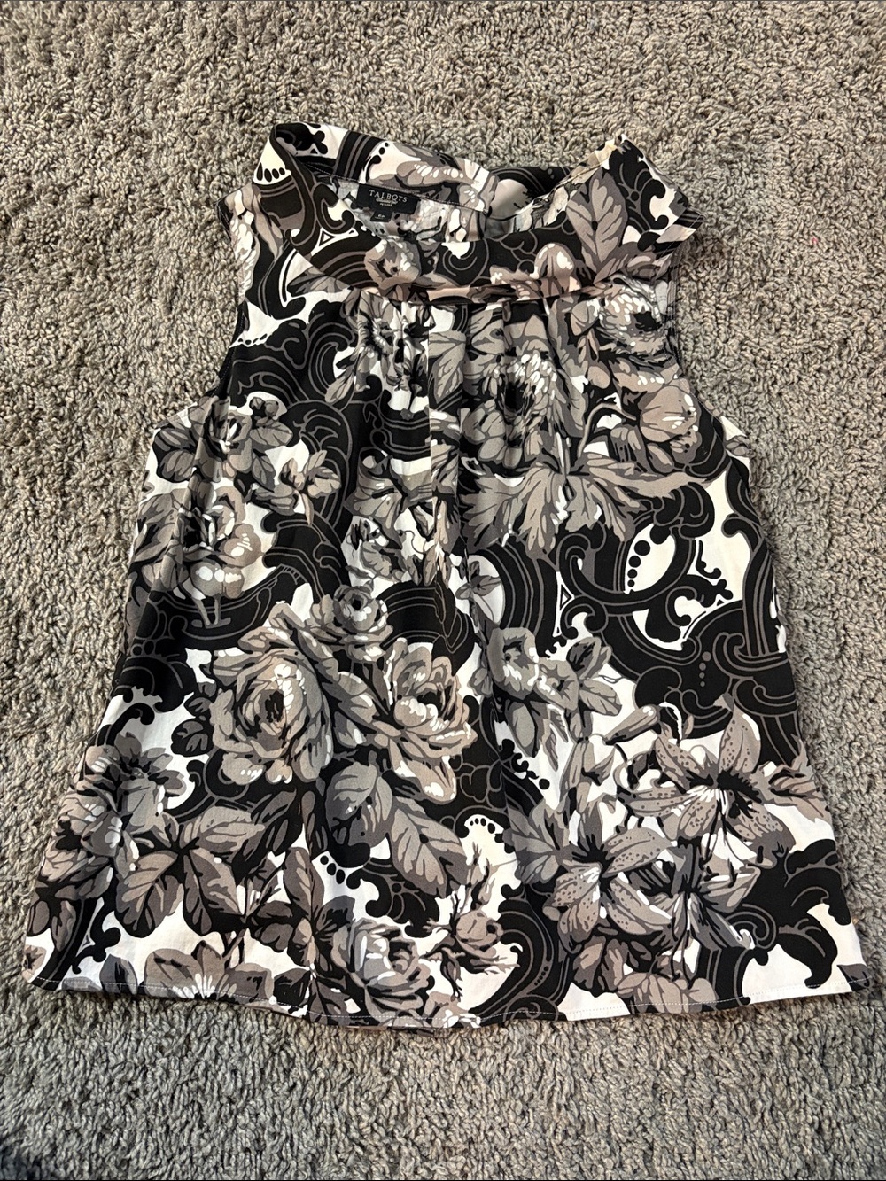 Talbots Black & white Floral Sleeveless Top, petite, 6P